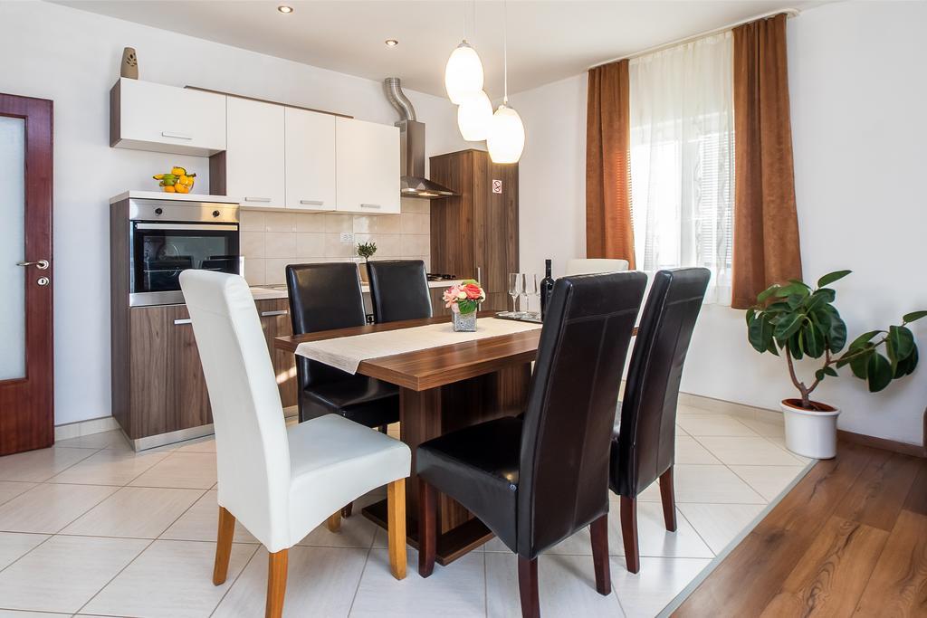 Apartments Kolovrat Ποντστράνα Εξωτερικό φωτογραφία